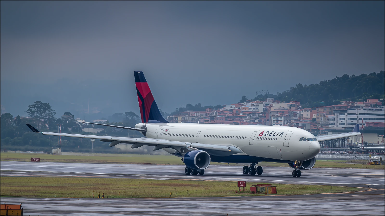 Delta A330 Return to São Paulo After Engine Issue Delta Air Lines Airbus A330-300 at São Paulo/Guarulhos after returning to the airport following an engine issue